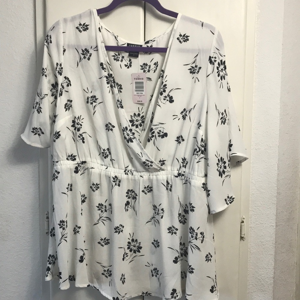 Torrid short sleeve blouse